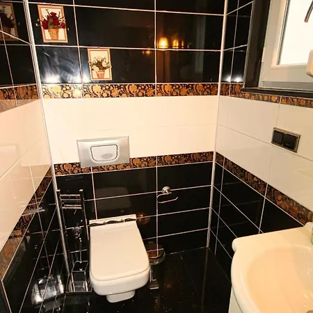 Hotel - Luxus - Pool - Whirlpool - - Kestel