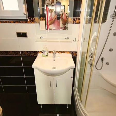 Hotel - Luxus - Pool - Whirlpool - - Kestel *